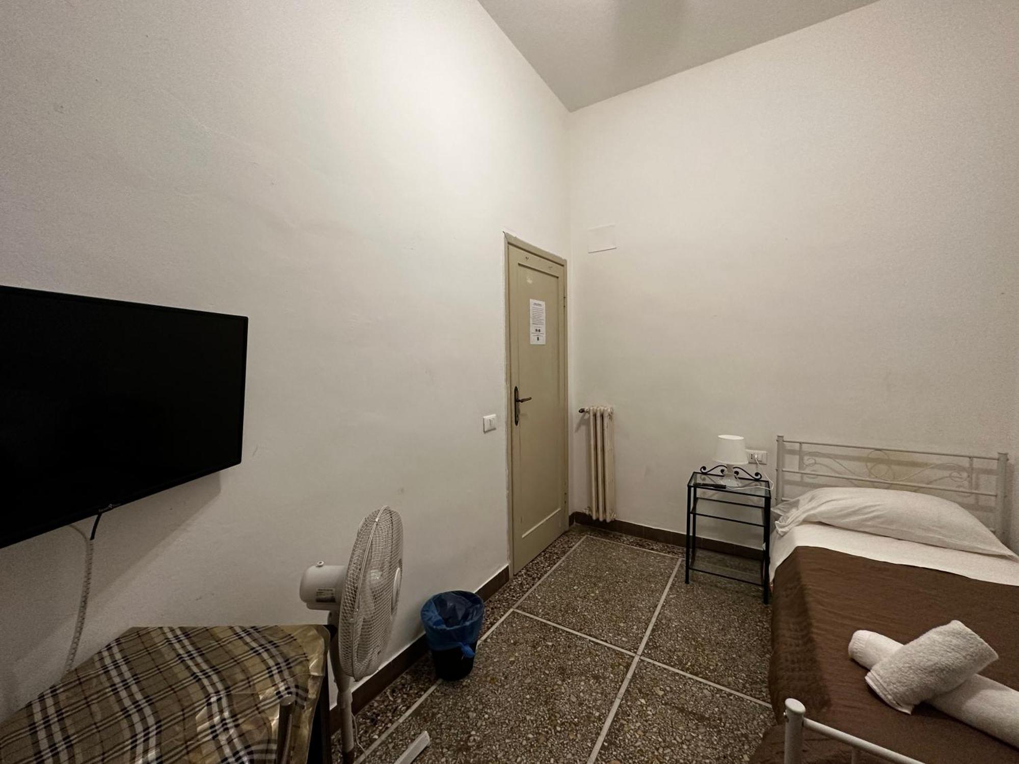 Holiday Pisa Gare 2 Εξωτερικό φωτογραφία